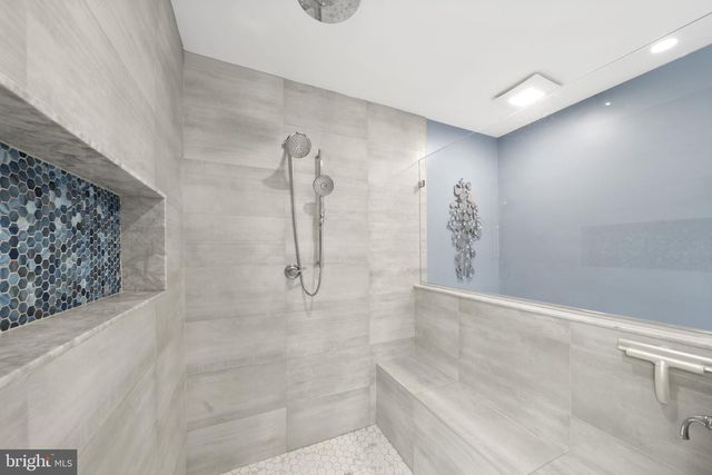 1154 OLD LANCASTER RD, Berwyn, PA 19312