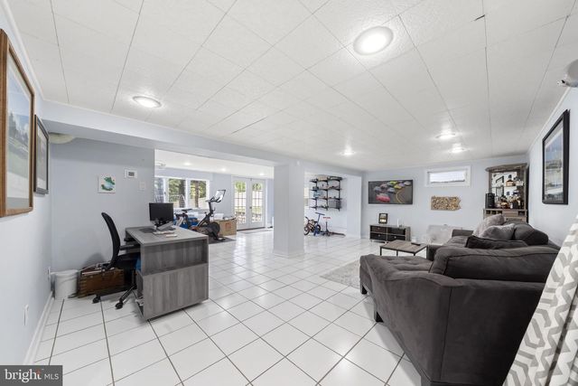 1154 OLD LANCASTER RD, Berwyn, PA 19312