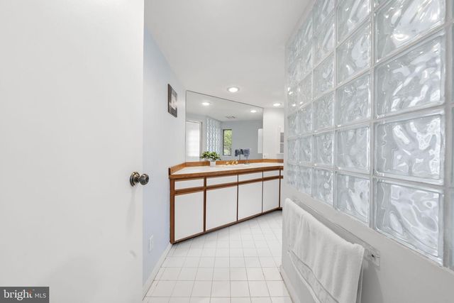 1154 OLD LANCASTER RD, Berwyn, PA 19312