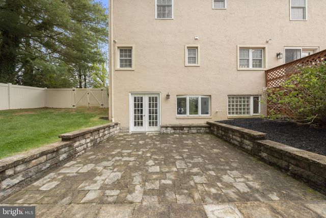 1154 OLD LANCASTER RD, Berwyn, PA 19312