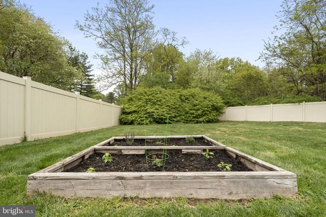 1154 OLD LANCASTER RD, Berwyn, PA 19312