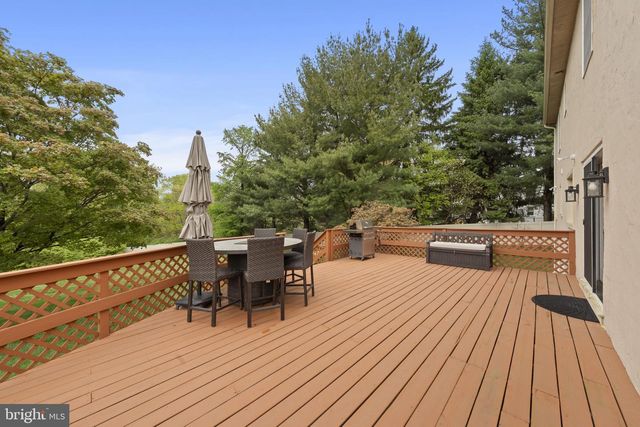 1154 OLD LANCASTER RD, Berwyn, PA 19312
