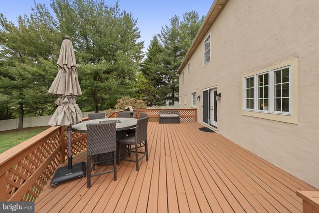 1154 OLD LANCASTER RD, Berwyn, PA 19312