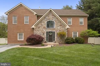 1154 OLD LANCASTER RD, Berwyn, PA 19312