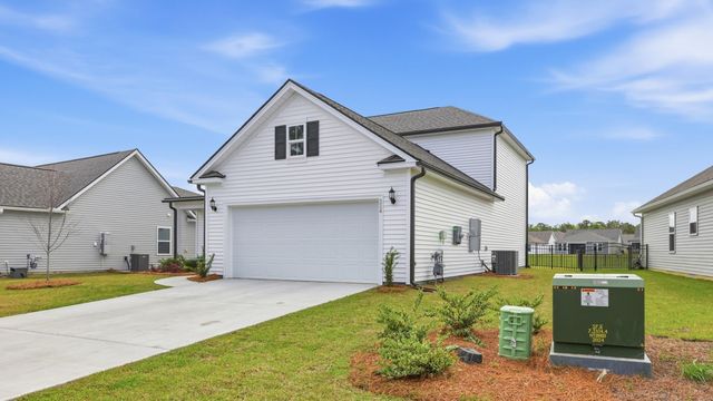 324 River Edge Dr., Myrtle Beach, SC 29588