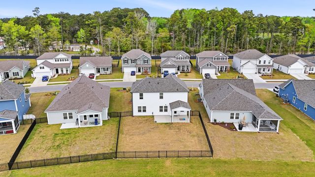 324 River Edge Dr., Myrtle Beach, SC 29588