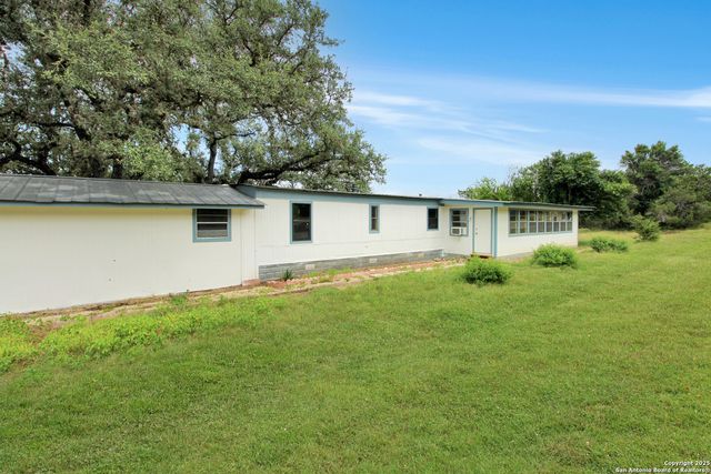 1155 Pecan, Canyon Lake, TX 78133