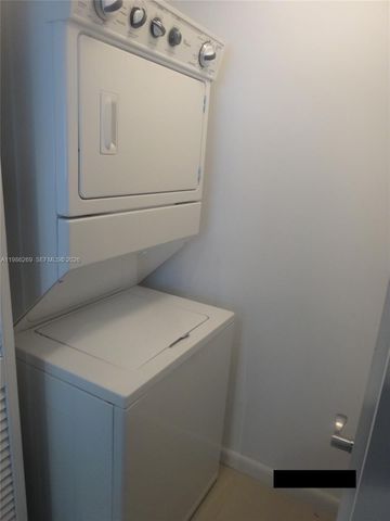 244 Biscayne Bl 1607, Miami, FL 33132