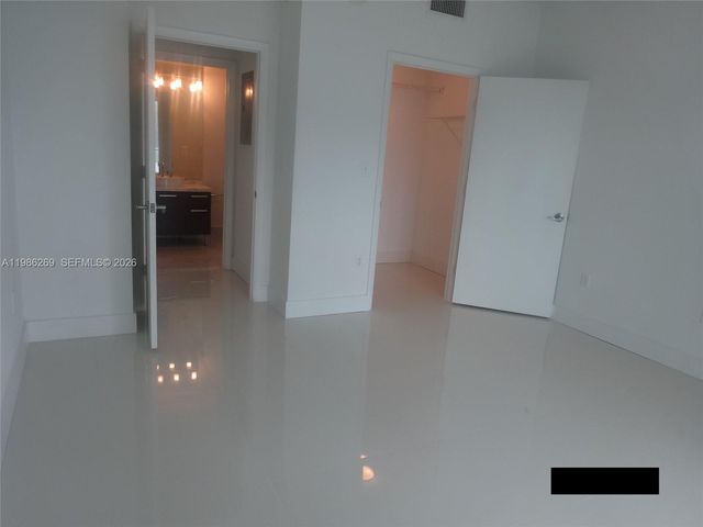 244 Biscayne Bl 1607, Miami, FL 33132