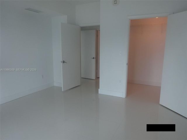 244 Biscayne Bl 1607, Miami, FL 33132