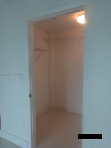 244 Biscayne Bl 1607, Miami, FL 33132