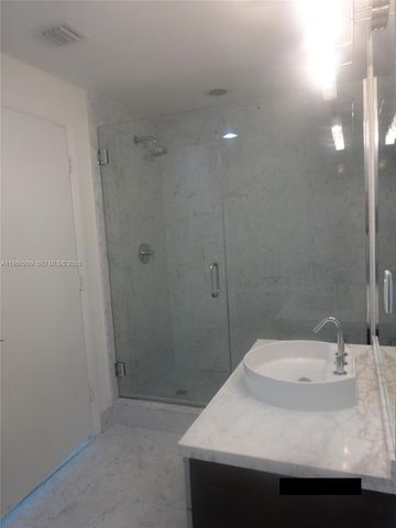 244 Biscayne Bl 1607, Miami, FL 33132