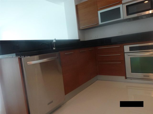 244 Biscayne Bl 1607, Miami, FL 33132