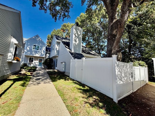 197 Lake St 15, Weymouth, MA 02189