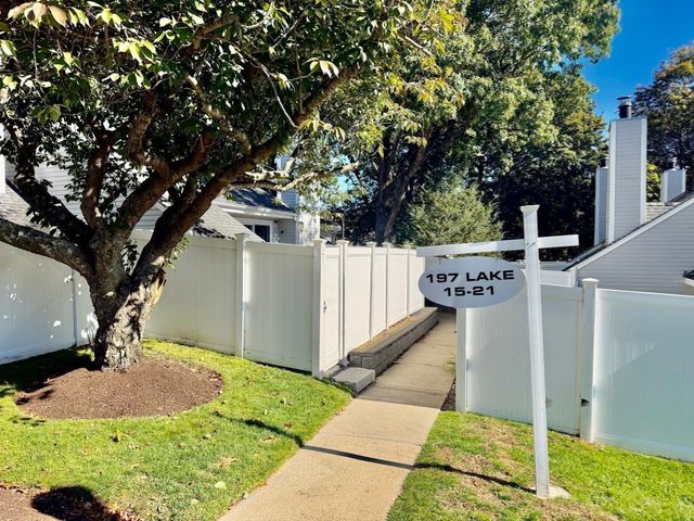 197 Lake St 15, Weymouth, MA 02189