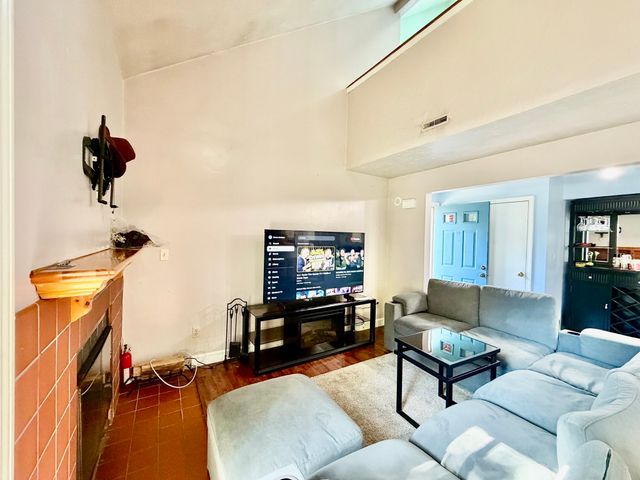 197 Lake St 15, Weymouth, MA 02189
