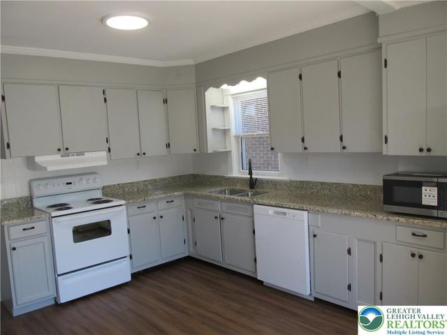 2334 Forest Street, Easton, PA 18042