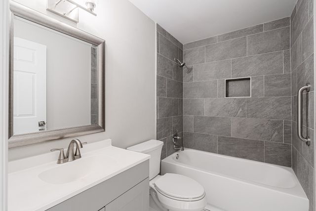 2813 Lake Forest Dr, Nashville, TN 37217