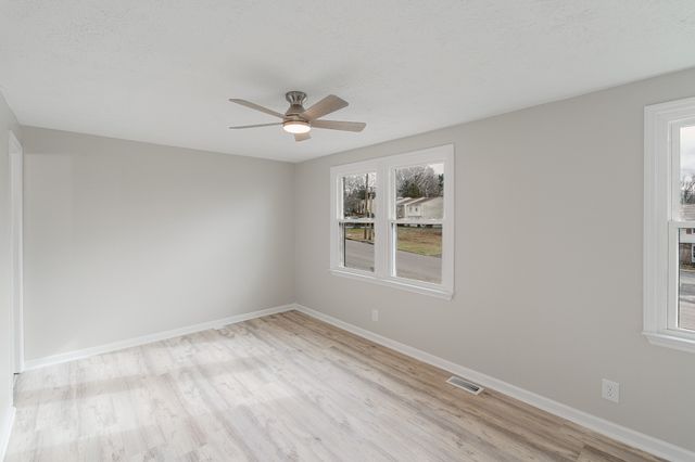 2813 Lake Forest Dr, Nashville, TN 37217