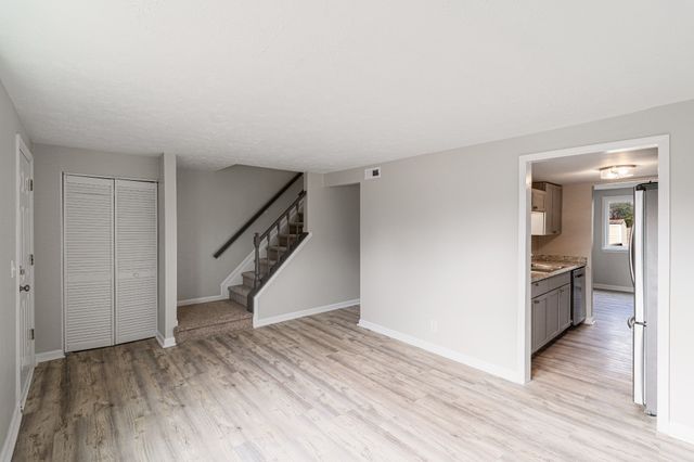 2813 Lake Forest Dr, Nashville, TN 37217