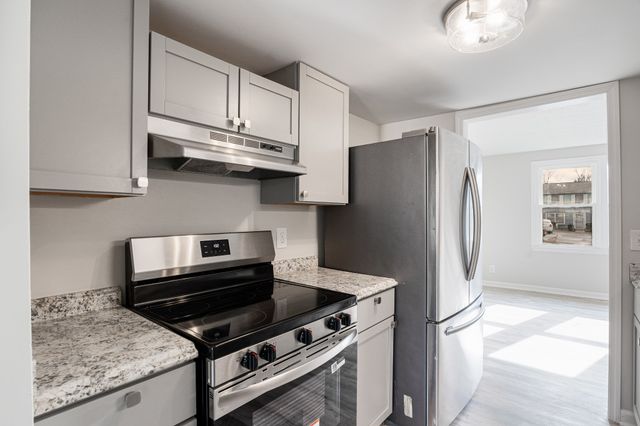 2813 Lake Forest Dr, Nashville, TN 37217