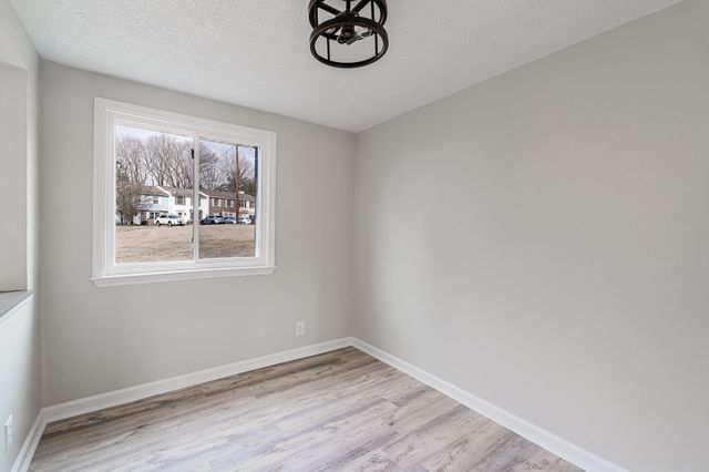 2813 Lake Forest Dr, Nashville, TN 37217