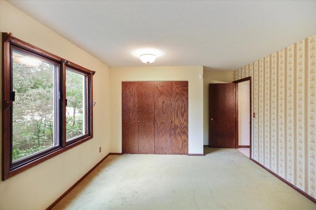 13009 Lakeview Drive, Burnsville, MN 55337