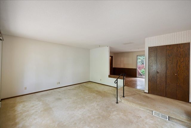 13009 Lakeview Drive, Burnsville, MN 55337