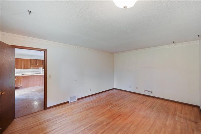 13009 Lakeview Drive, Burnsville, MN 55337