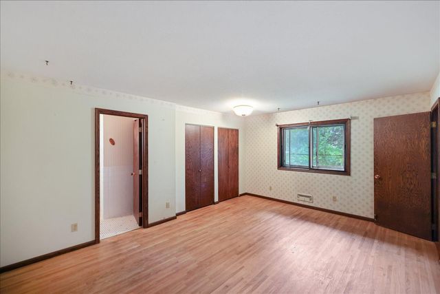 13009 Lakeview Drive, Burnsville, MN 55337