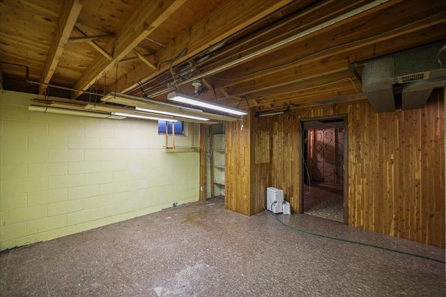 13009 Lakeview Drive, Burnsville, MN 55337