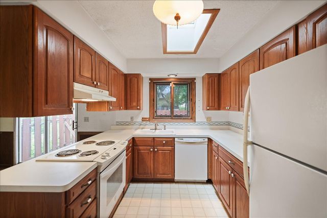 13009 Lakeview Drive, Burnsville, MN 55337