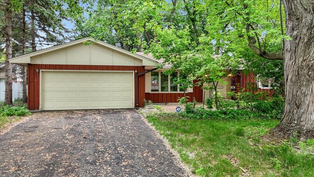 13009 Lakeview Drive, Burnsville, MN 55337