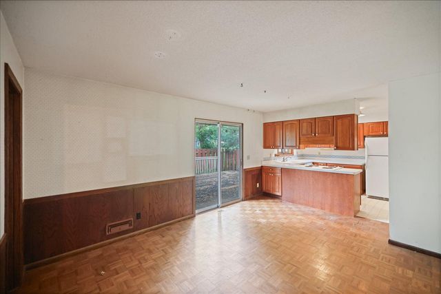 13009 Lakeview Drive, Burnsville, MN 55337
