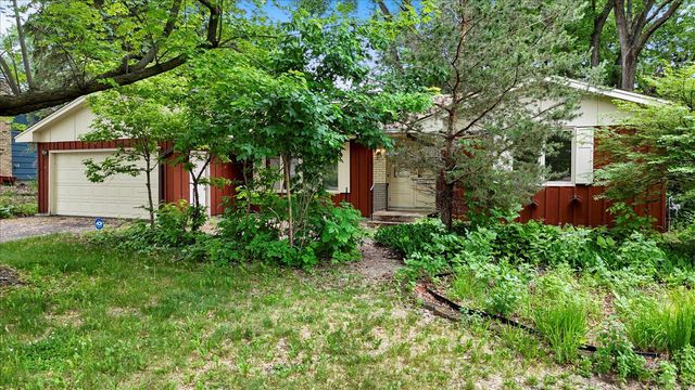 13009 Lakeview Drive, Burnsville, MN 55337