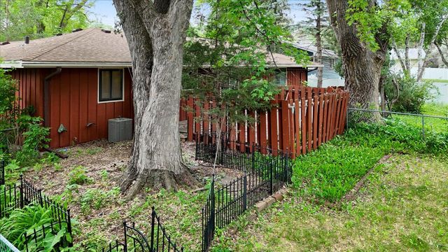 13009 Lakeview Drive, Burnsville, MN 55337