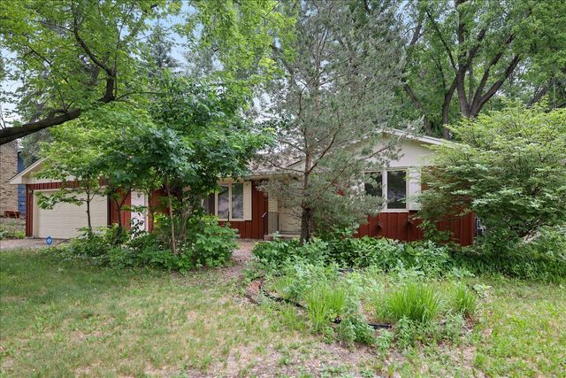 13009 Lakeview Drive, Burnsville, MN 55337