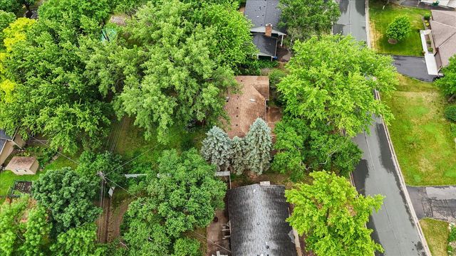 13009 Lakeview Drive, Burnsville, MN 55337