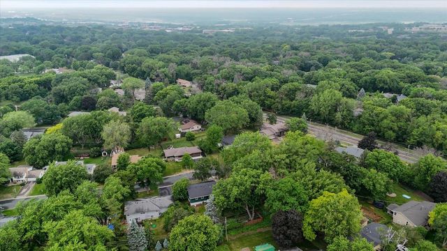 13009 Lakeview Drive, Burnsville, MN 55337