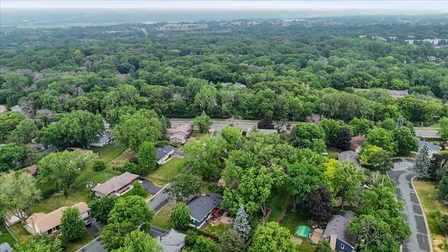 13009 Lakeview Drive, Burnsville, MN 55337