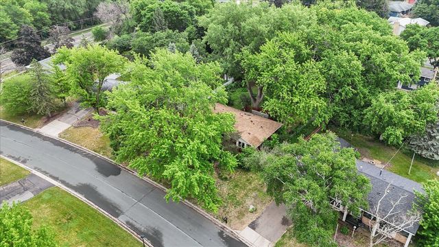 13009 Lakeview Drive, Burnsville, MN 55337