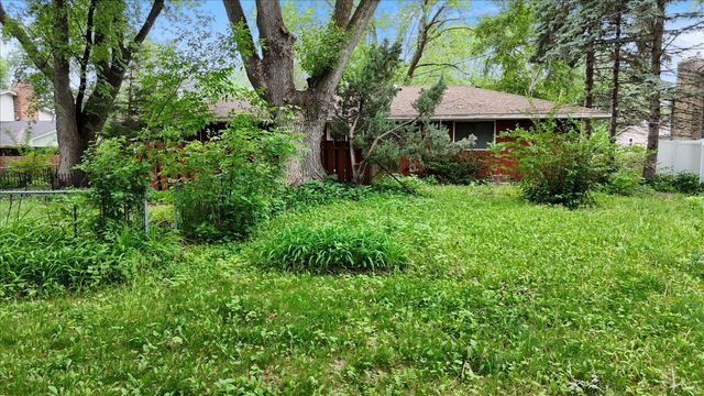 13009 Lakeview Drive, Burnsville, MN 55337