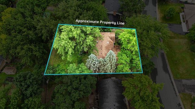 13009 Lakeview Drive, Burnsville, MN 55337