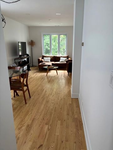 1653 N Richmond Street 1, Chicago, IL 60647