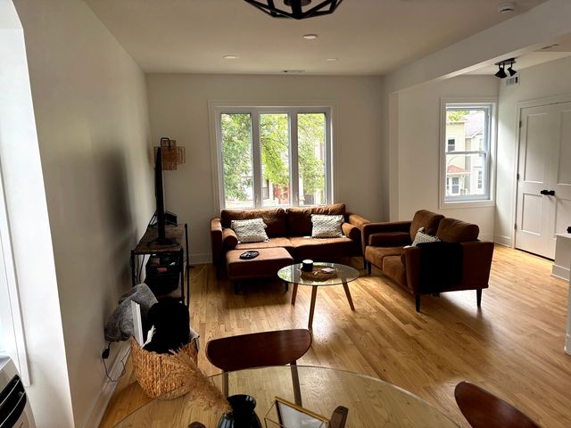 1653 N Richmond Street 1, Chicago, IL 60647