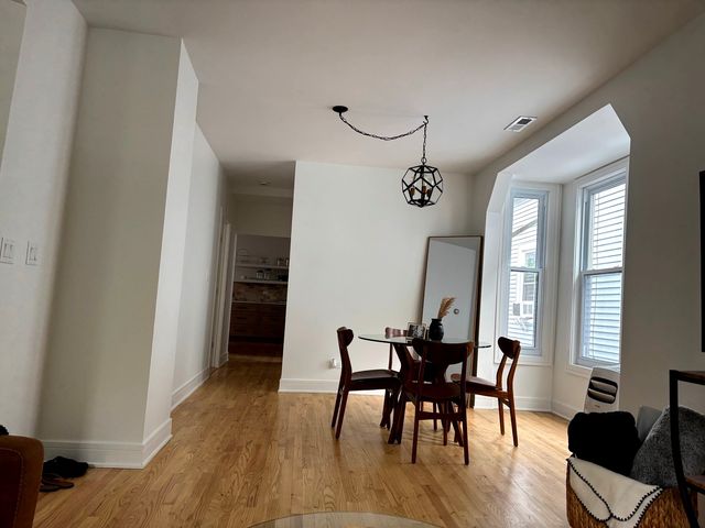 1653 N Richmond Street 1, Chicago, IL 60647