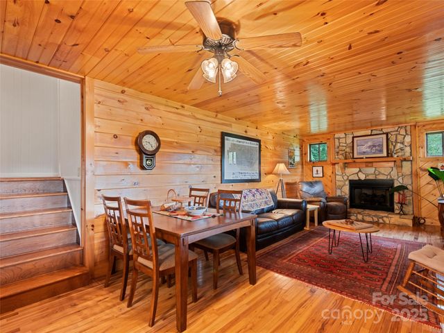 25 Tarhelia Lane, Whittier, NC 28789