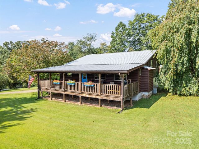 25 Tarhelia Lane, Whittier, NC 28789