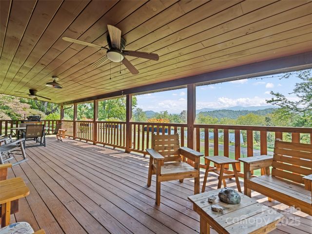 25 Tarhelia Lane, Whittier, NC 28789