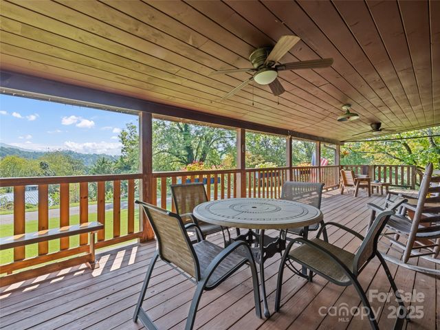 25 Tarhelia Lane, Whittier, NC 28789